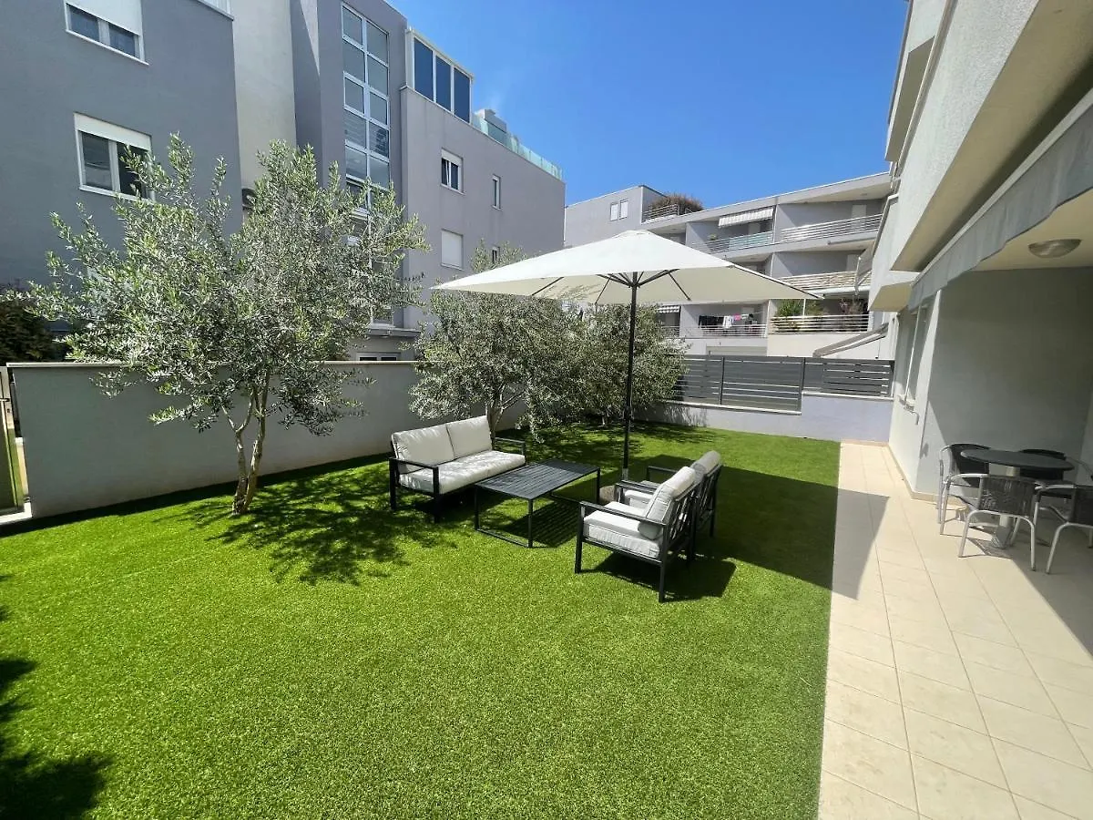 Adriatic Queen Rooms & Apartments Split