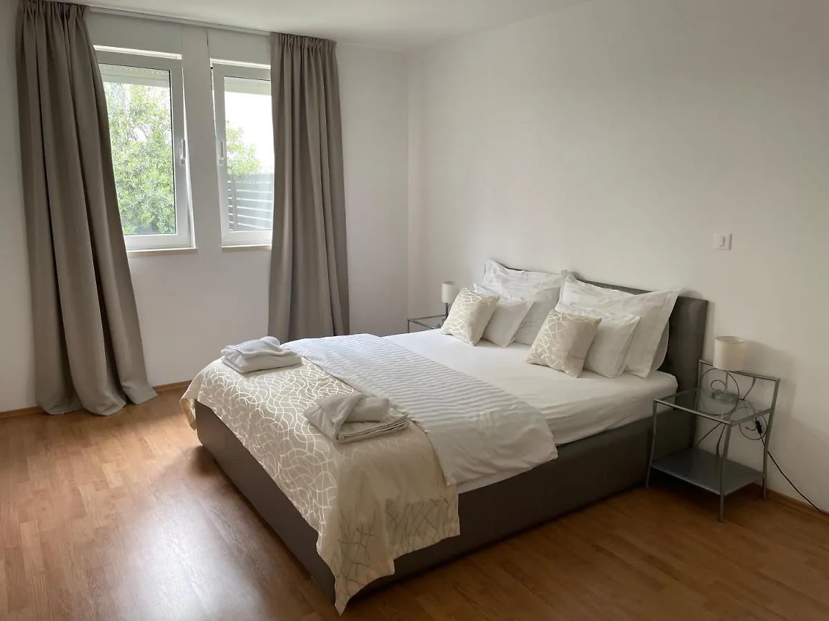 Adriatic Queen Rooms & Apartments Split