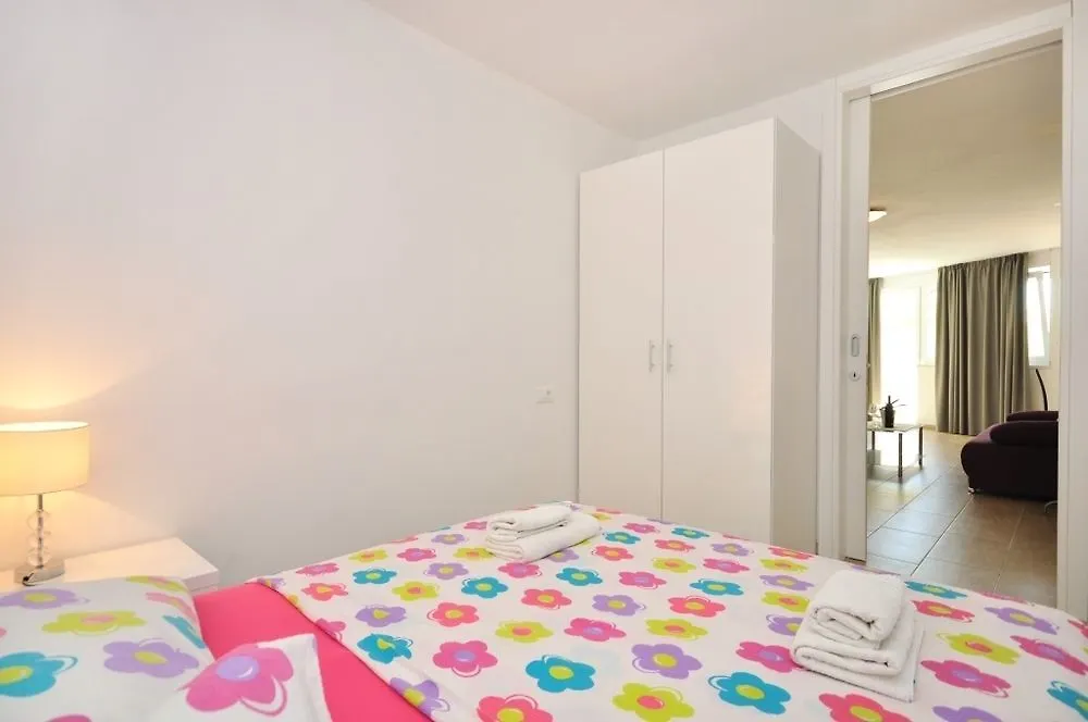 Adriatic Queen Rooms & Apartments Split