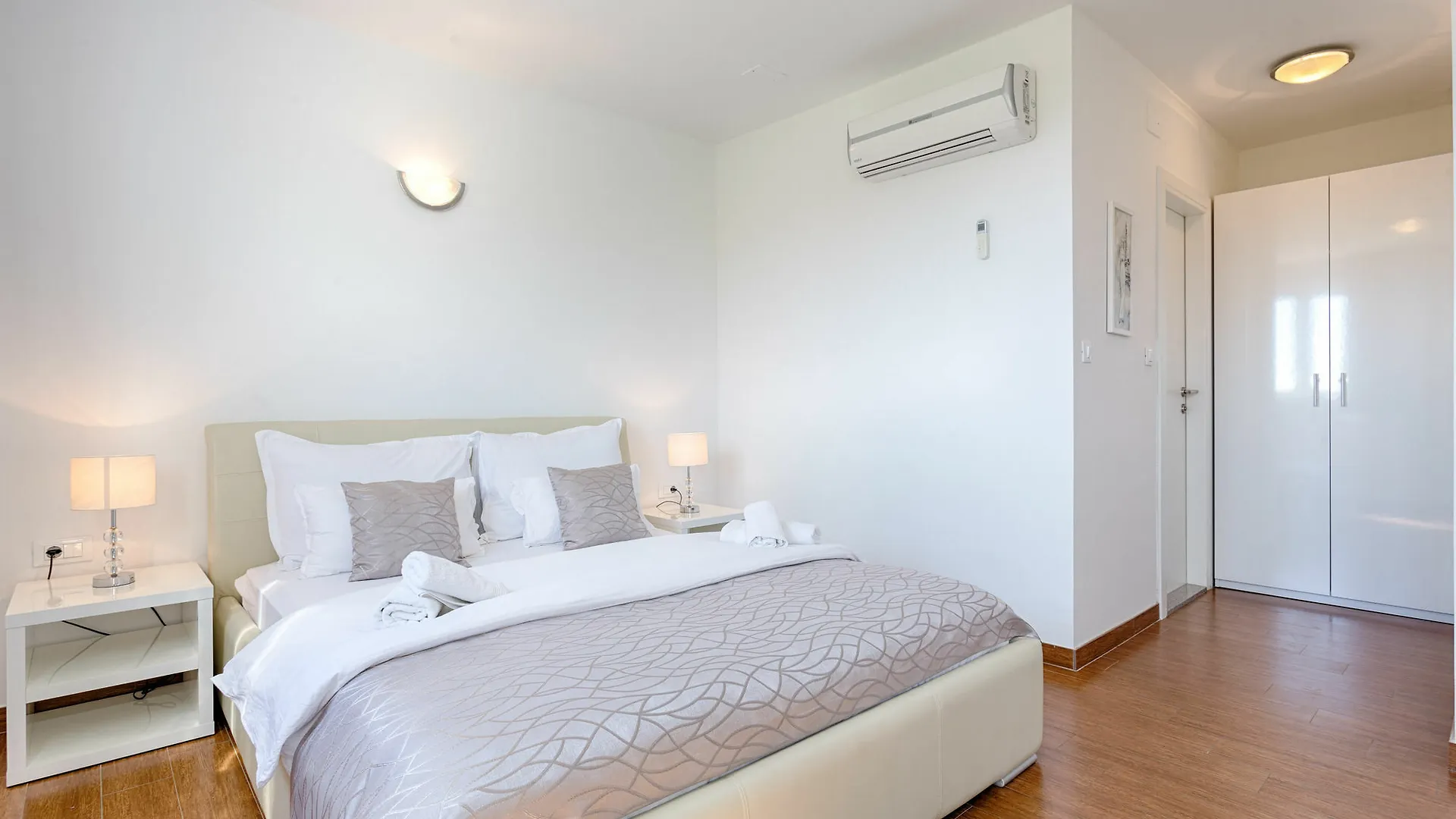 Adriatic Queen Rooms & Apartments Split
