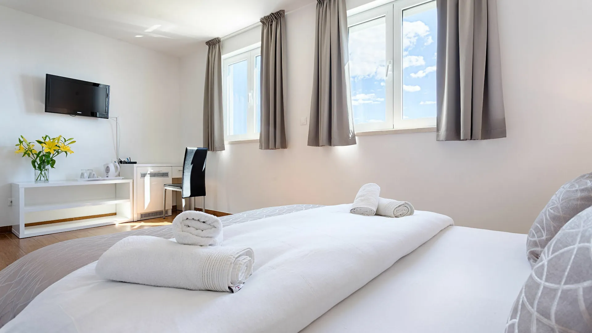 Adriatic Queen Rooms & Apartments Split